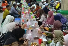 Buka Puasa bersama di Masjid Al-Amin Sintang