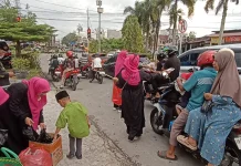 ALPPIN Kabupaten Sintang Berbagi Takjil