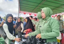 Persit Kartika Chandra Kirana Bagikan Sirup Gratis