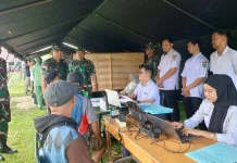 Pangdam XII/Tpr Tinjau Pelayanan Pembuatan Akta Pencatatan Sipil Gratis di TMMD