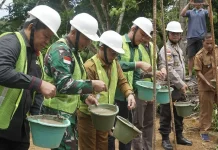 Wabup KH Lakukan Peletakan Batu Pertama Jembatan Gantung Nanga Sebintang