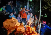 Evakuasi Korban Helikopter Jatuh di Sekadau