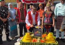 Pemotongan Tumpeng Hari Jadi Sintang ke-664