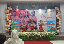 Penampilan Siswa SDN 08 Kenyauk Meriahkan Penutupan Program WVI di Sintang