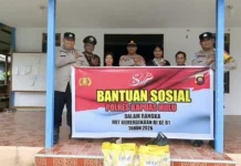Polsek Putussibau Utara Salurkan Bansos untuk Rumah Ibadah dan Warga