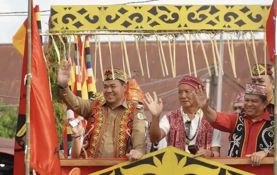 Berita Foto - Pawai Budaya PGD ke-IV Kapuas Hulu - R…