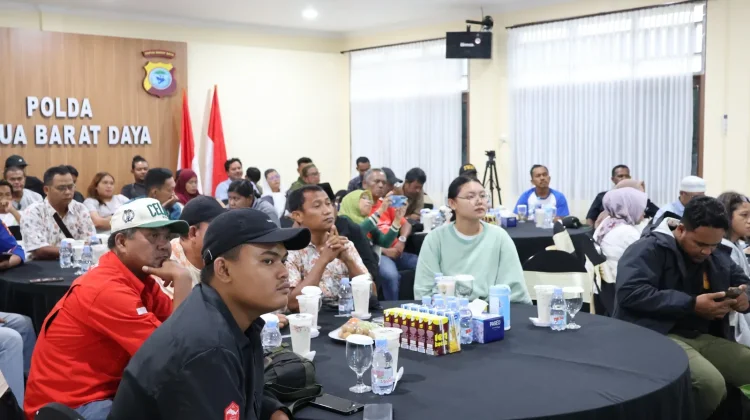 Kapolda PBD Bersama Insan Pers Melaksanakan Buka Puasa Bersama