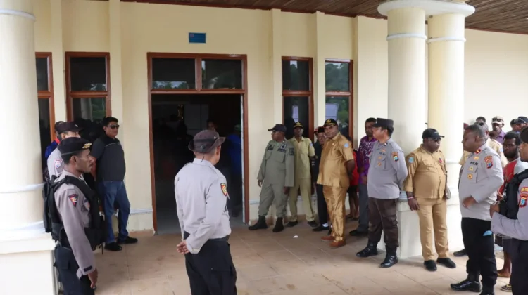 Polres Sorong Selatan Melaksanakan Pengamanan Rapat Paripurna II DPRD