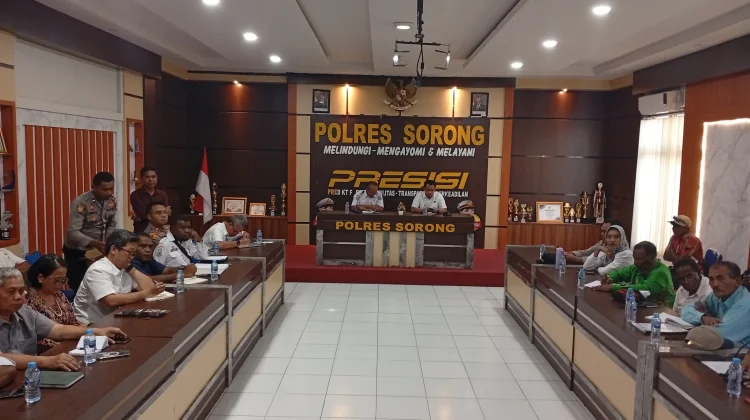 Mediasi antara masyarakat 25 marga Suku Moi dan Petrogas