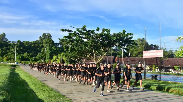 Fisik Prima, Mental Tangguh, Danpasmar 3 Bersama Prajurit Denmako Pasmar 3