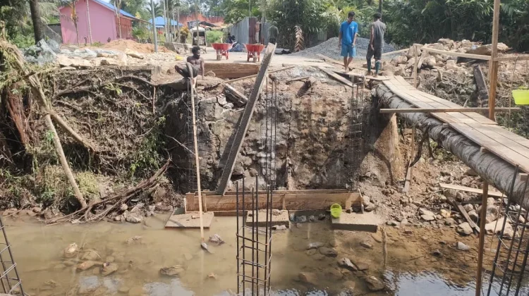 Antusias Warga Klatifi Sambut Pembangunan Jembatan Perintis Garuda Tahap IV