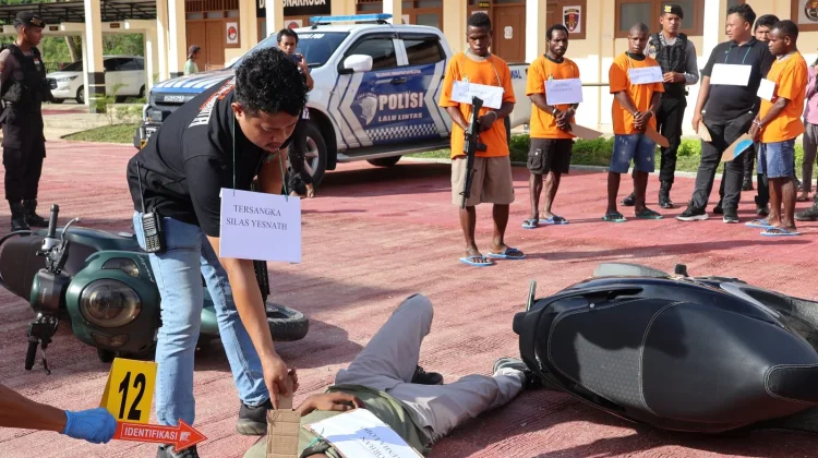 Polda PBD Gelar Rekonstruksi Kasus Pembunuhan Berencana di Tambrauw
