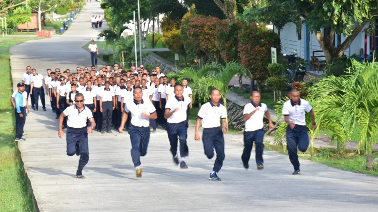 Jumat Ceria Penuh Semangat, Denmako Pasmar 3 Wujudkan Prajurit Sehat dan Siap Tugas