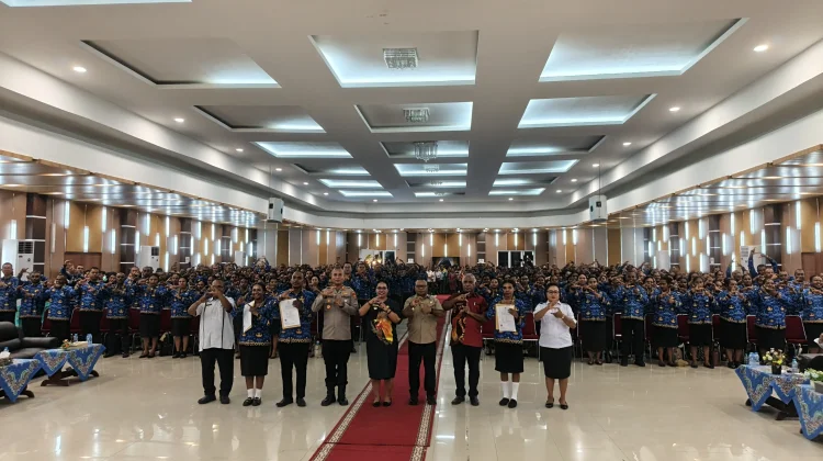 Bupati Petronela Serahkan SK PNS Formasi Tahun 2024 Dilingkungan Pemerintah Sor