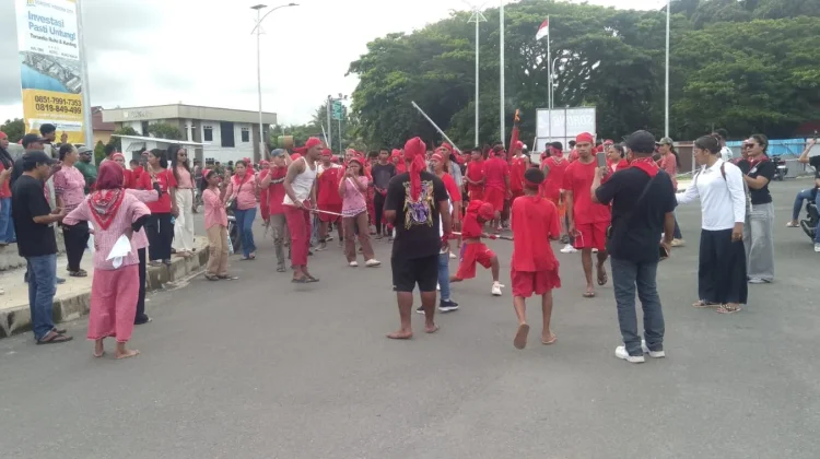 Yakop Kareth Ajak Warga Maluku Tetap Menjaga dan Pererat Ikatan Persaudaraan