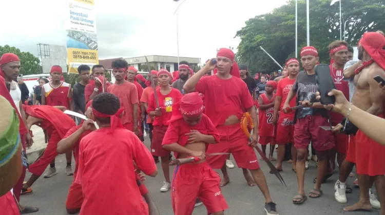 Yakop Kareth Ajak Warga Maluku Tetap Menjaga dan Pererat Ikatan Persaudaraan