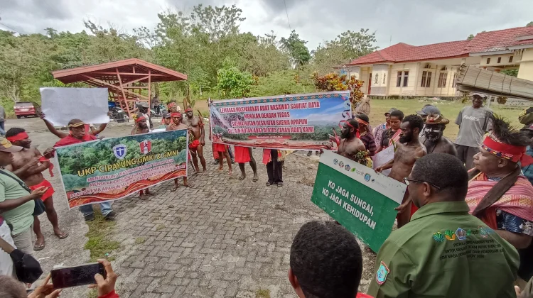 Masyarakat Adat Nasawat Sorong Selatan Tolak Skema Hutan Desa