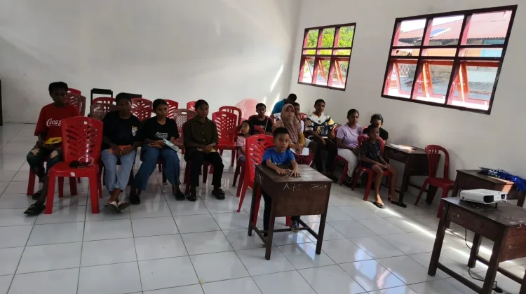 Ruang Kelas Sekolah di Pulau Doom Disulap Jadi Pusat Belajar Bahasa Inggris