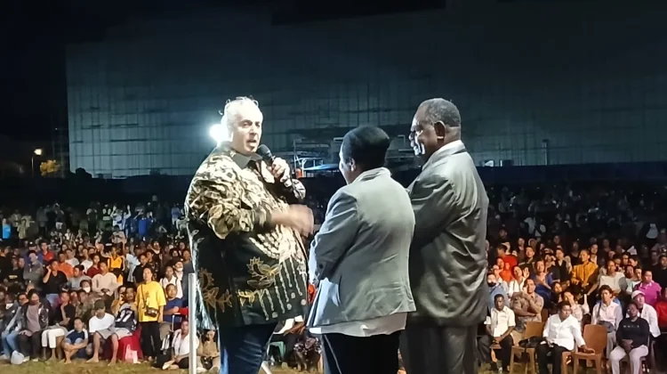 Ibadah KKR Oikumene PBD; Menghadirkan Pembicara Rev. Henry Hinn