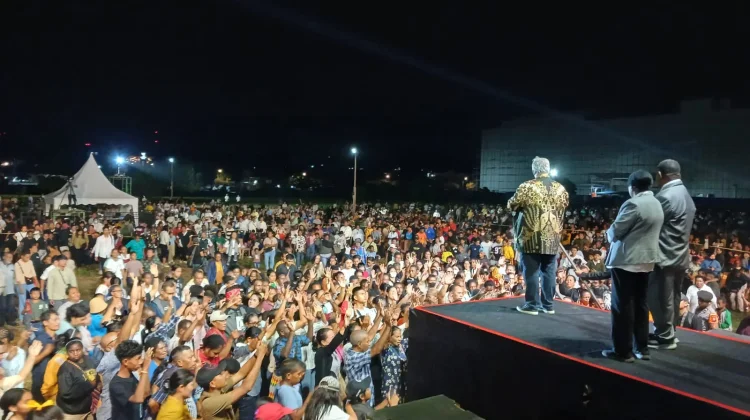 Ibadah KKR Oikumene PBD; Menghadirkan Pembicara Rev. Henry Hinn