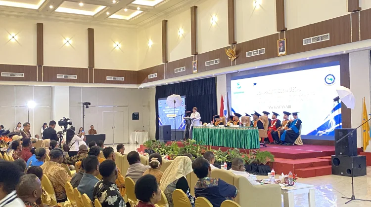 Wisuda 93 Mahasiswa Politeknik Katolik Saint Paul Sorong