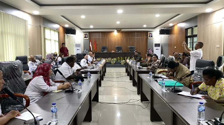 Komisi IV DPRP PBD Tunda Rapat Dengar Pendapatan Pedagang OAP
