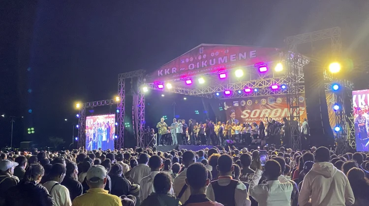 Ribuan Umat Kristiani Hadiri KKR Oikumene se-Papua Barat Daya