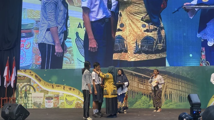 SMP Negeri 1 Kota Sorong Gelar Pelepasan 312 Siswa