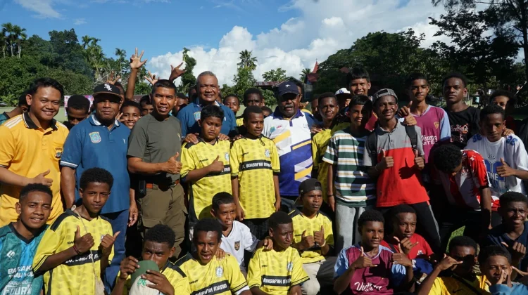 Polda PBD Dukung Pembinaan Anak Papua Melalui Turnamen Sepak Bola Trophy KU-15