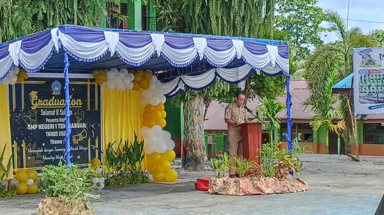 Penamatan Siswa Kelas IX SMP Negeri 1 Teminabuan