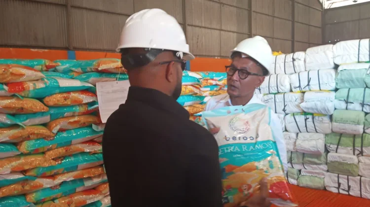 DPR RI cek Stok Beras dan Minyak Goreng Bulog di Sorong
