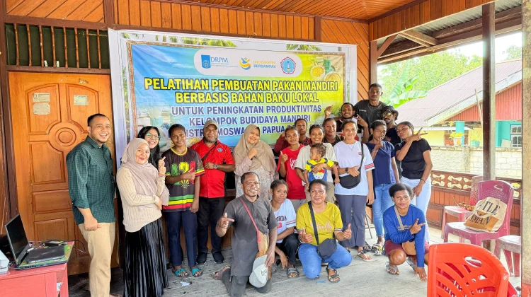 Pelatihan Pembuatan Pakan Mandiri Berbasis Bahan Baku Lokal di Sorong Selatan