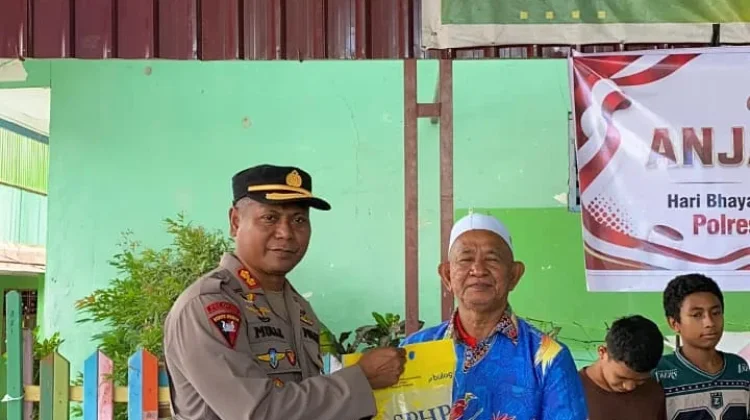 Polres Sorsel Anjangsana ke Purnawirawan dan Warakawuri hingga Panti Asuhan