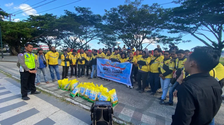 Sambut Hari Bhayangkara, Polda PBD Salurkan Bantuan Sembako pada Komunitas Maxim