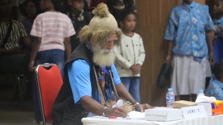 Sambut Hari Bhayangkara, Kapolda PBD Membuka Secara Resmi Lomba Yospan