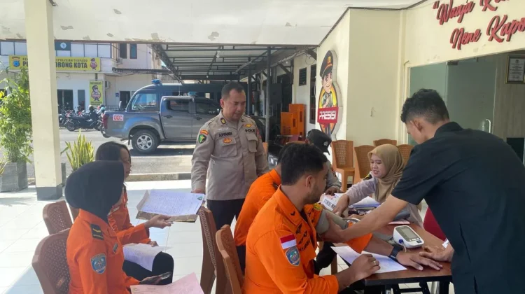 Polresta Sorong Kota Laksanakan Donor Darah dan Salurkan Bantuan Sosial