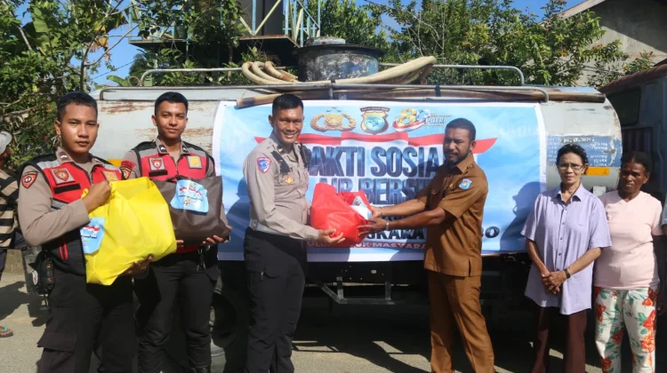 Polda PBD Salurkan 20 Ribu Liter Air Bersih untuk Masyarakat