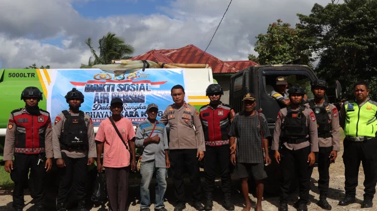 Polda PBD Salurkan 20 Ribu Liter Air Bersih untuk Masyarakat