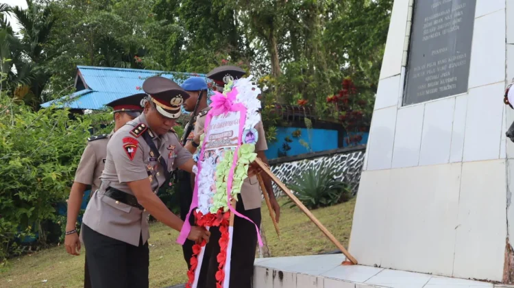 Polres Sorong Selatan Ziarah Rombongan ke TMP Tri Tjakrabuana Teminabuan