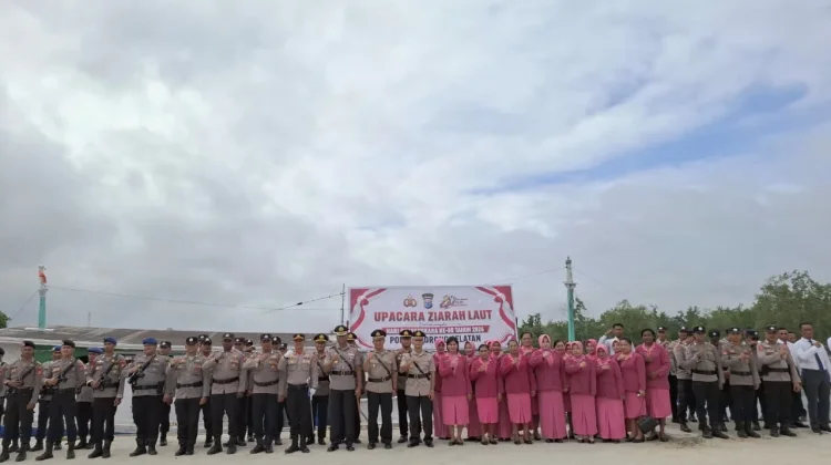 Polres Sorong Selatan Ziarah Rombongan ke TMP Tri Tjakrabuana Teminabuan