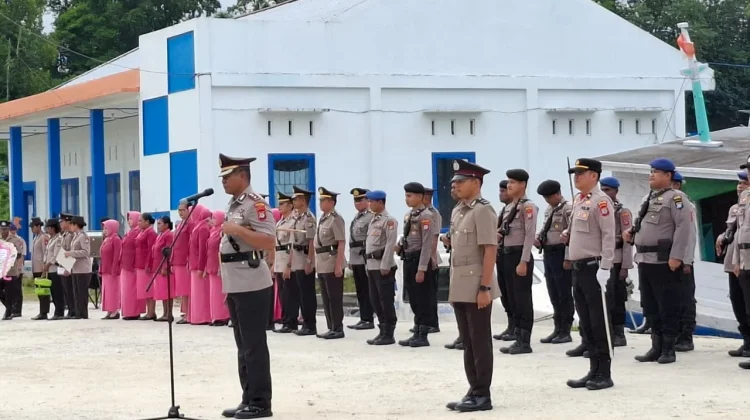 Polres Sorong Selatan Ziarah Rombongan ke TMP Tri Tjakrabuana Teminabuan