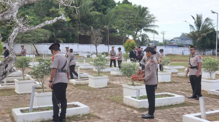 Kapolda PBD Pimpin Upacara Ziarah Rombongan di TMP