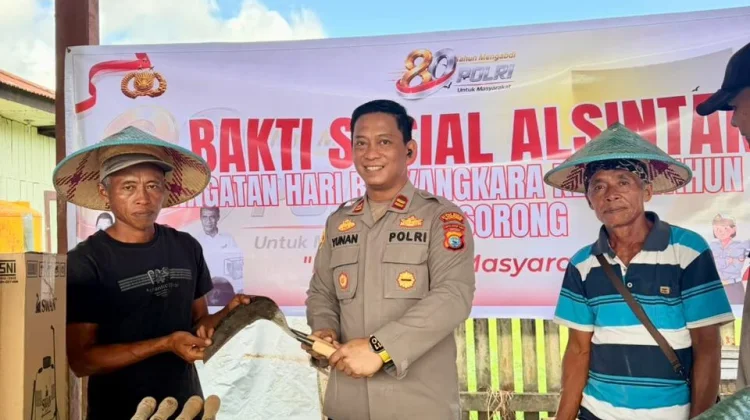 Polsek Klamono Serahkan Bantuan Alsintan kepada Kelompok Tani Makmur