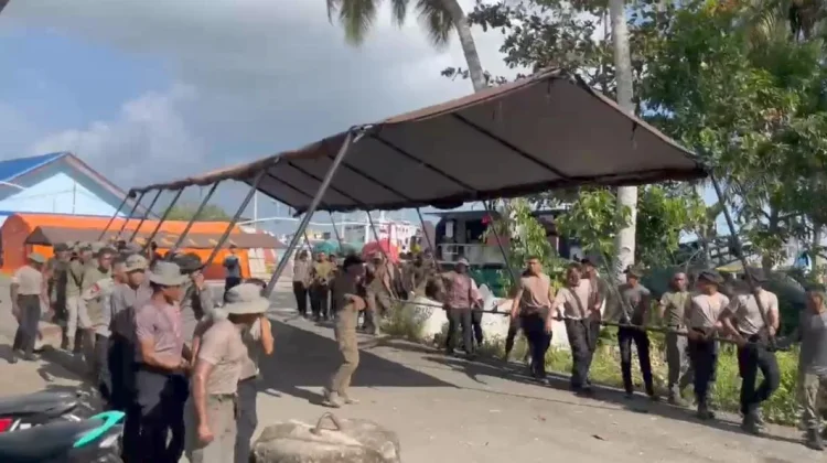 Sat Brimob Polda PBD Gerak Cepat Bantu Korban Bencana Kebakaran