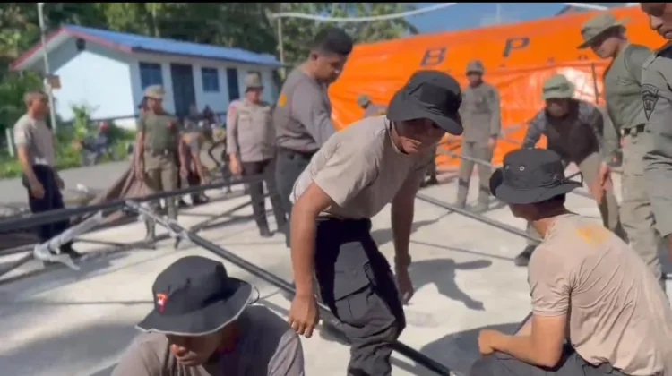 Sat Brimob Polda PBD Gerak Cepat Bantu Korban Bencana Kebakaran