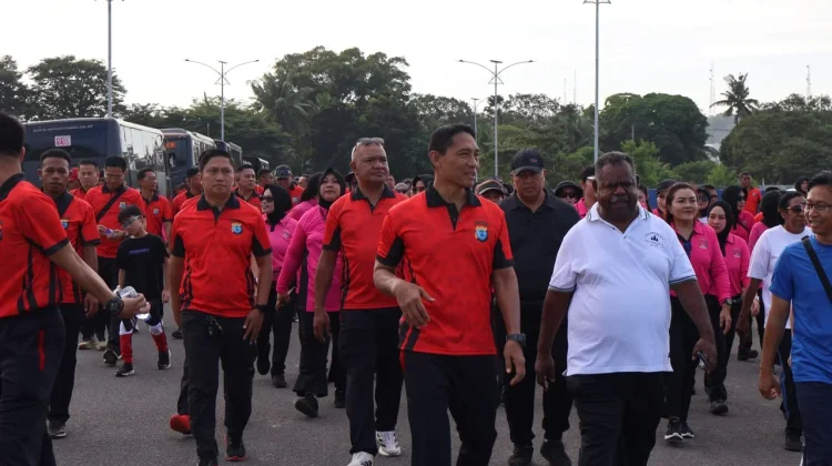 Kapolda PBD Pimpin Jalan Santai dan Olahraga Bersama Meriahkan Hari Bhayangkara