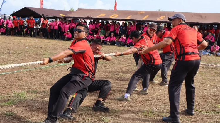 Kapolda PBD Pimpin Jalan Santai dan Olahraga Bersama Meriahkan Hari Bhayangkara