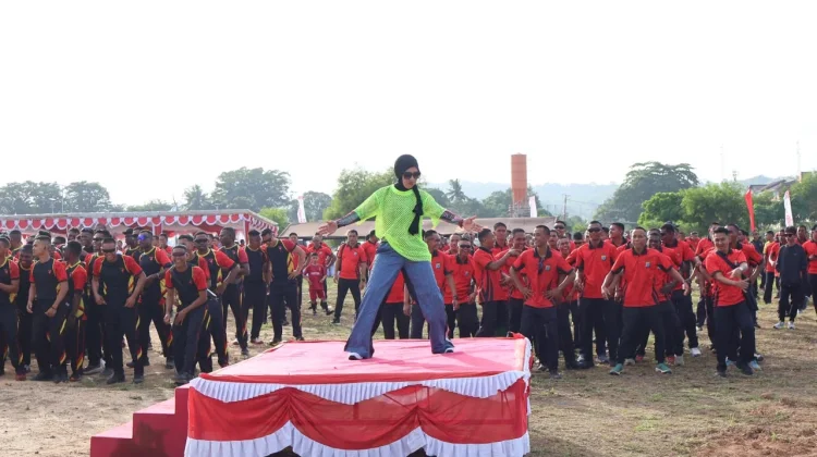 Kapolda PBD Pimpin Jalan Santai dan Olahraga Bersama Meriahkan Hari Bhayangkara