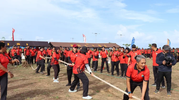 Kapolda PBD Pimpin Jalan Santai dan Olahraga Bersama Meriahkan Hari Bhayangkara