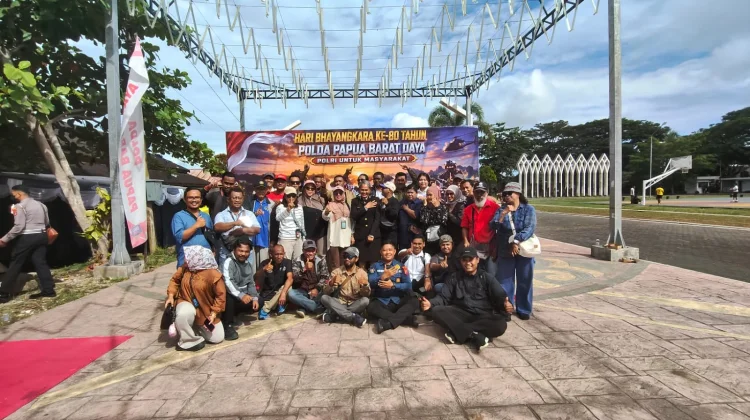 Wakapolda Papua Barat Daya Pimpin Upacara Hari Bhayangkara ke-80